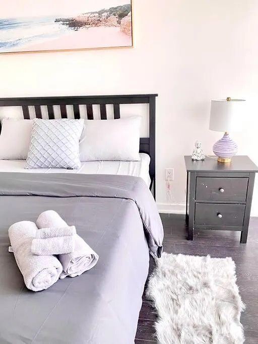 Fully Furnished Lux 1Bed Condo Toronto
